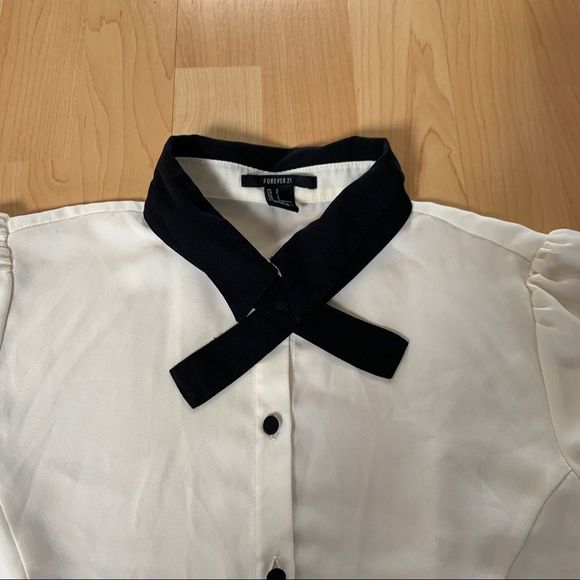 White & Black Forever 21 Blouse Size Small - Picture 3 of 10